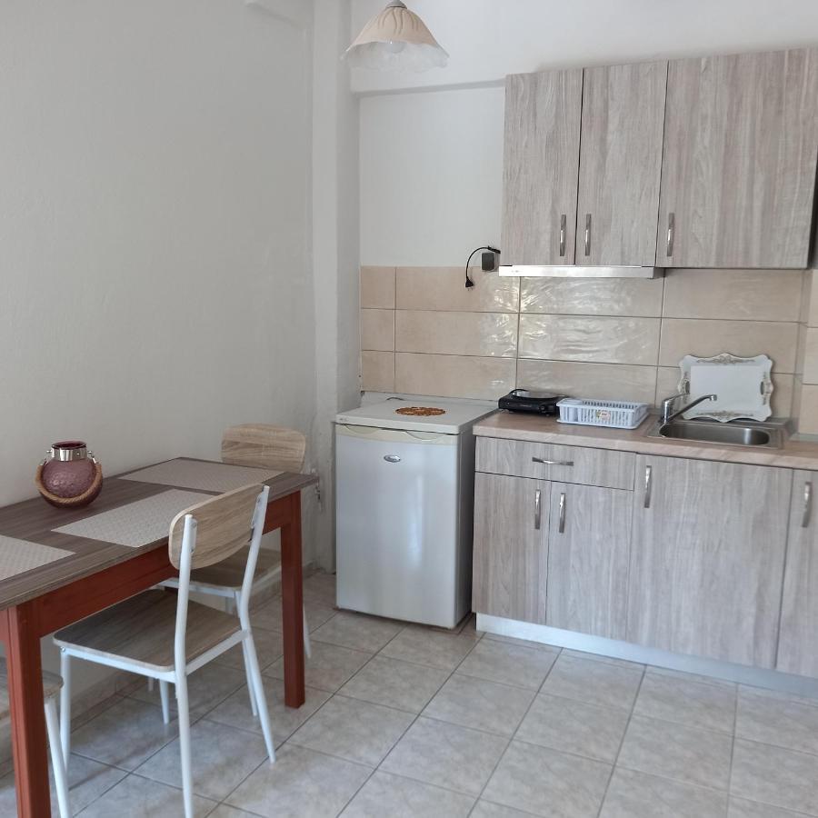 Olympiakí Aktí Μαρου Rooms מראה חיצוני תמונה