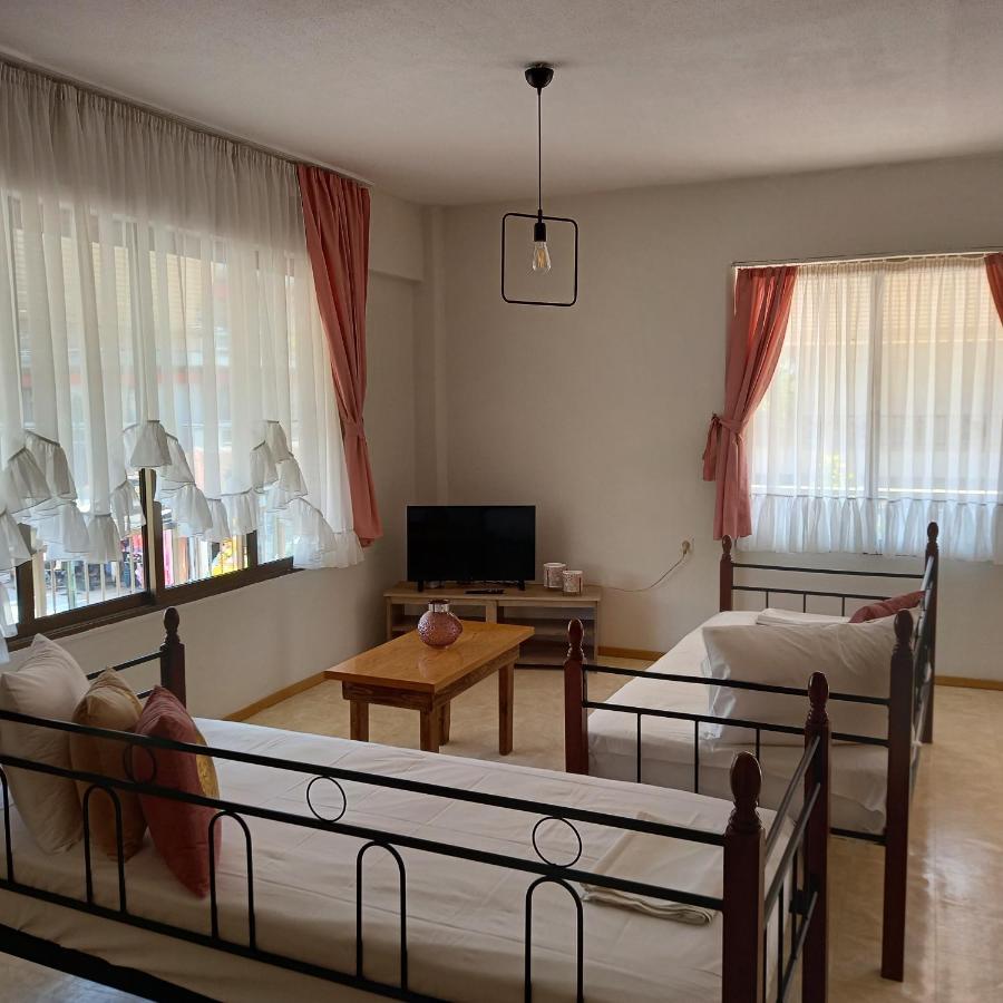 Olympiakí Aktí Μαρου Rooms מראה חיצוני תמונה