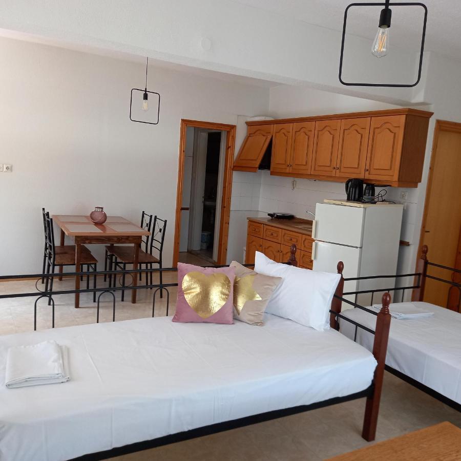 Olympiakí Aktí Μαρου Rooms מראה חיצוני תמונה