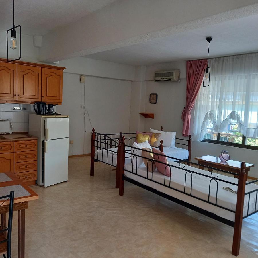 Olympiakí Aktí Μαρου Rooms מראה חיצוני תמונה