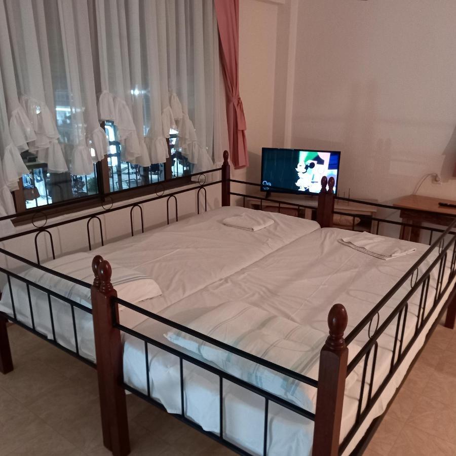 Olympiakí Aktí Μαρου Rooms מראה חיצוני תמונה