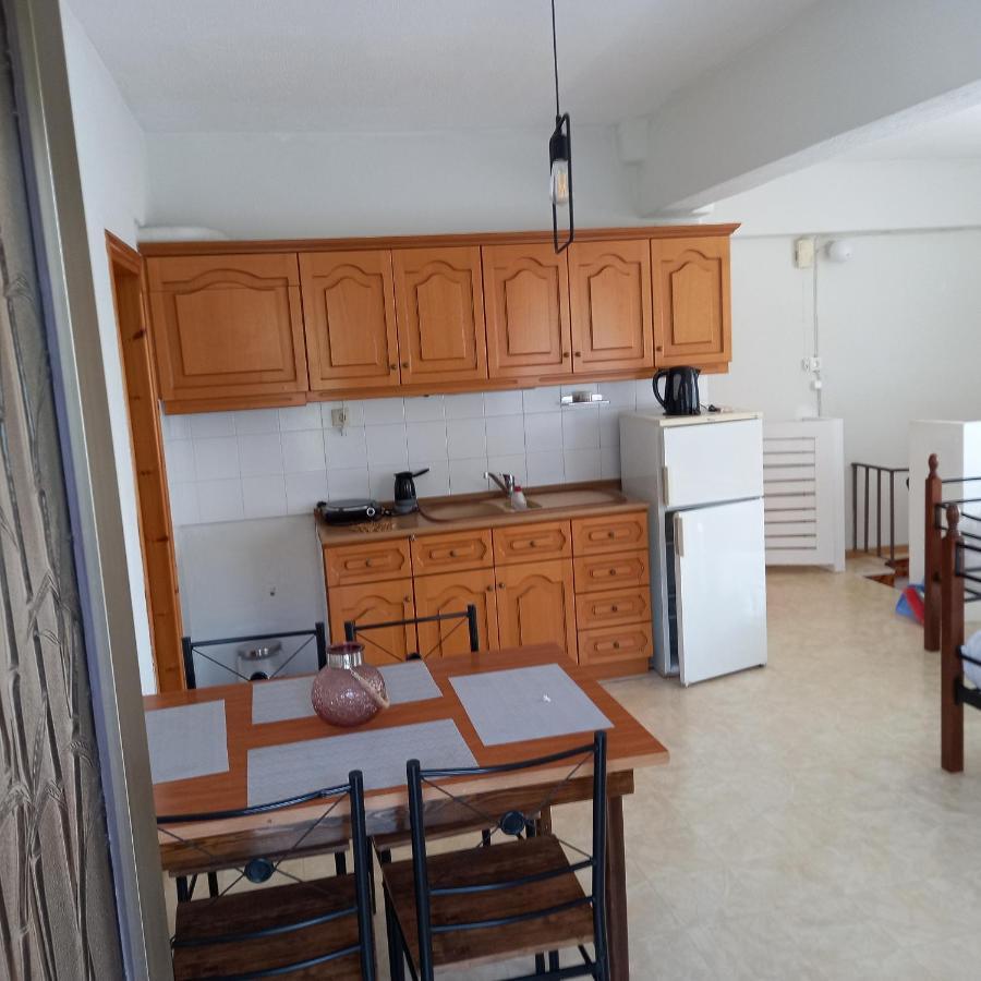 Olympiakí Aktí Μαρου Rooms מראה חיצוני תמונה