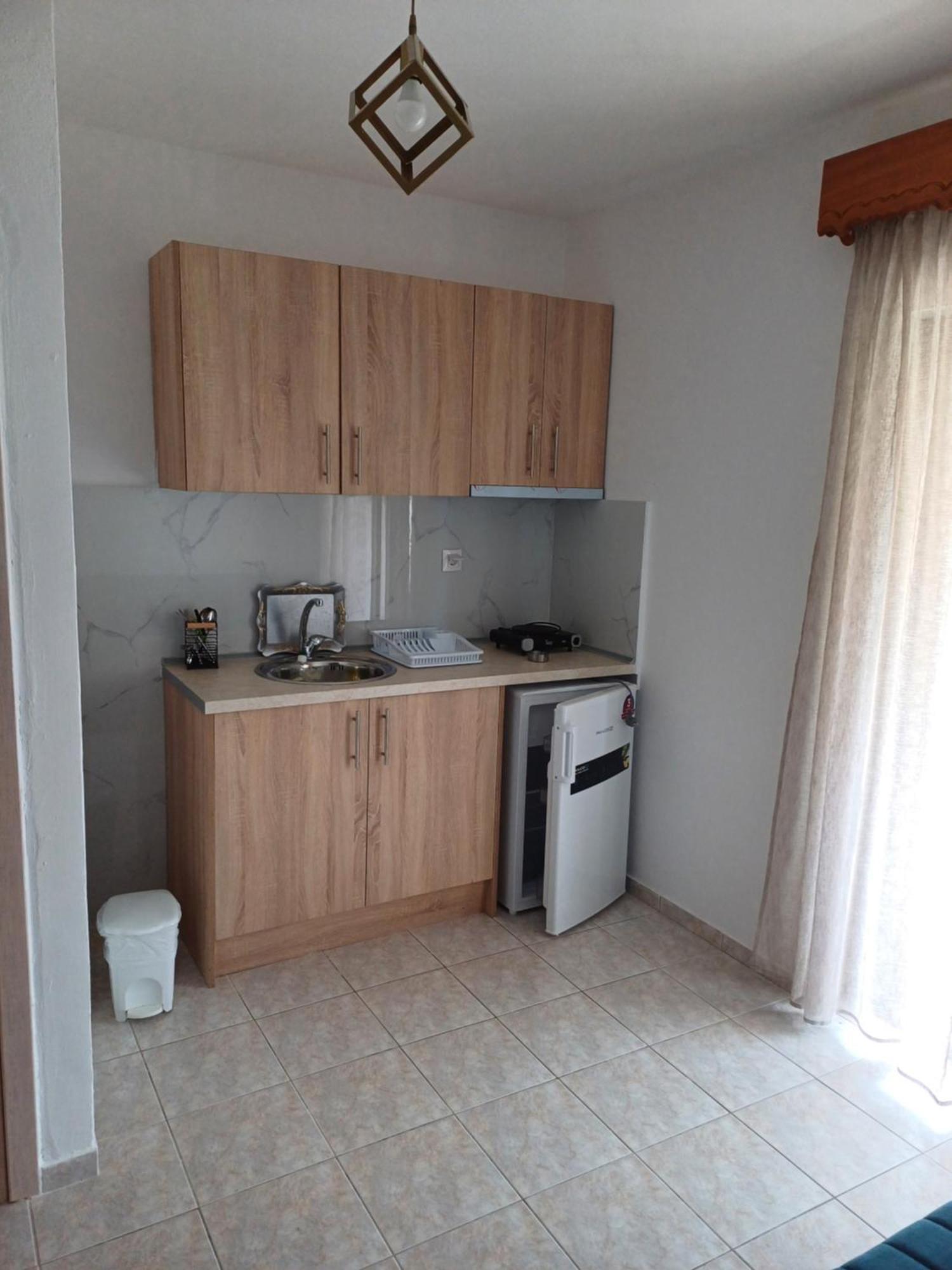 Olympiakí Aktí Μαρου Rooms מראה חיצוני תמונה