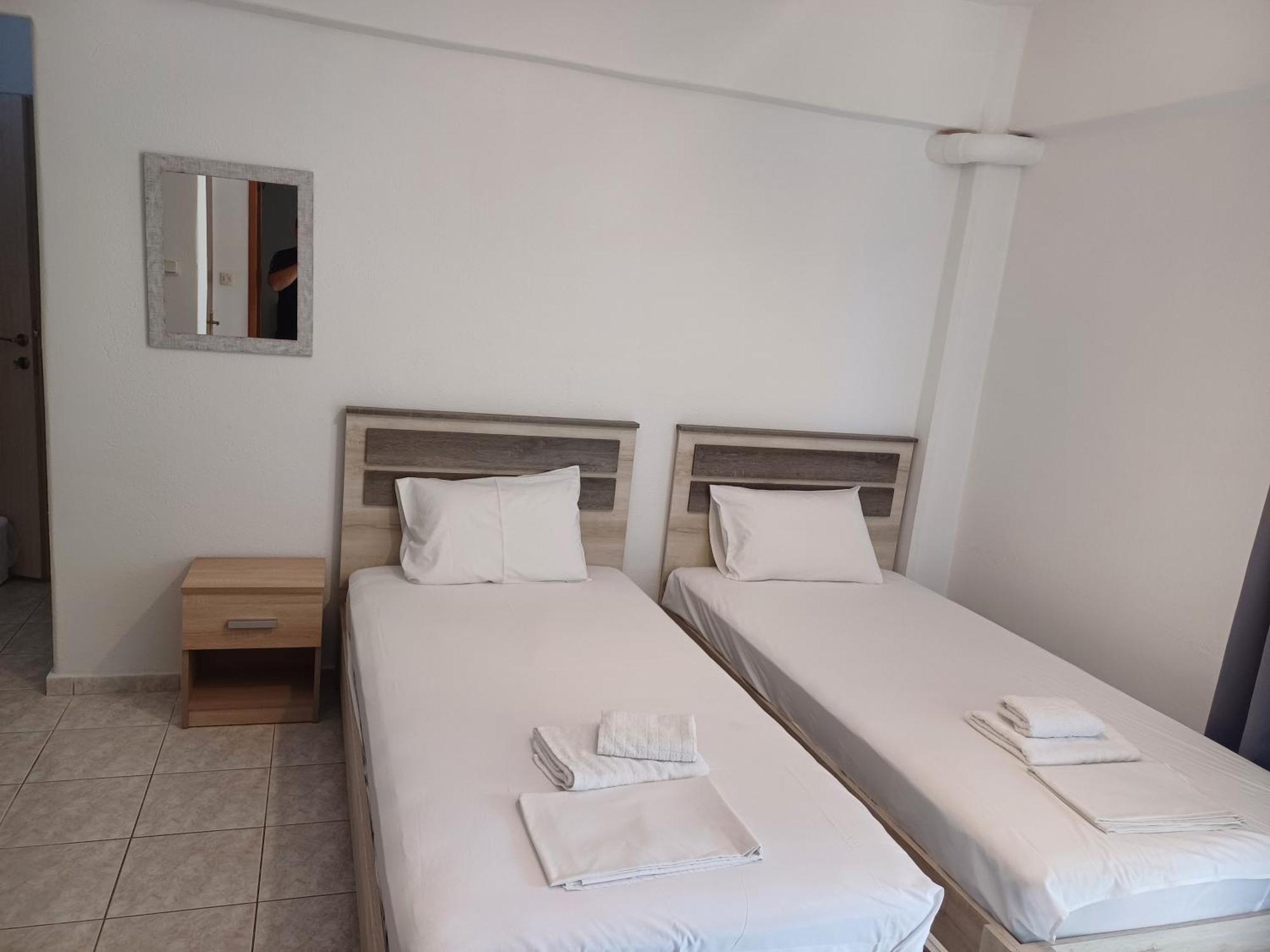 Olympiakí Aktí Μαρου Rooms מראה חיצוני תמונה